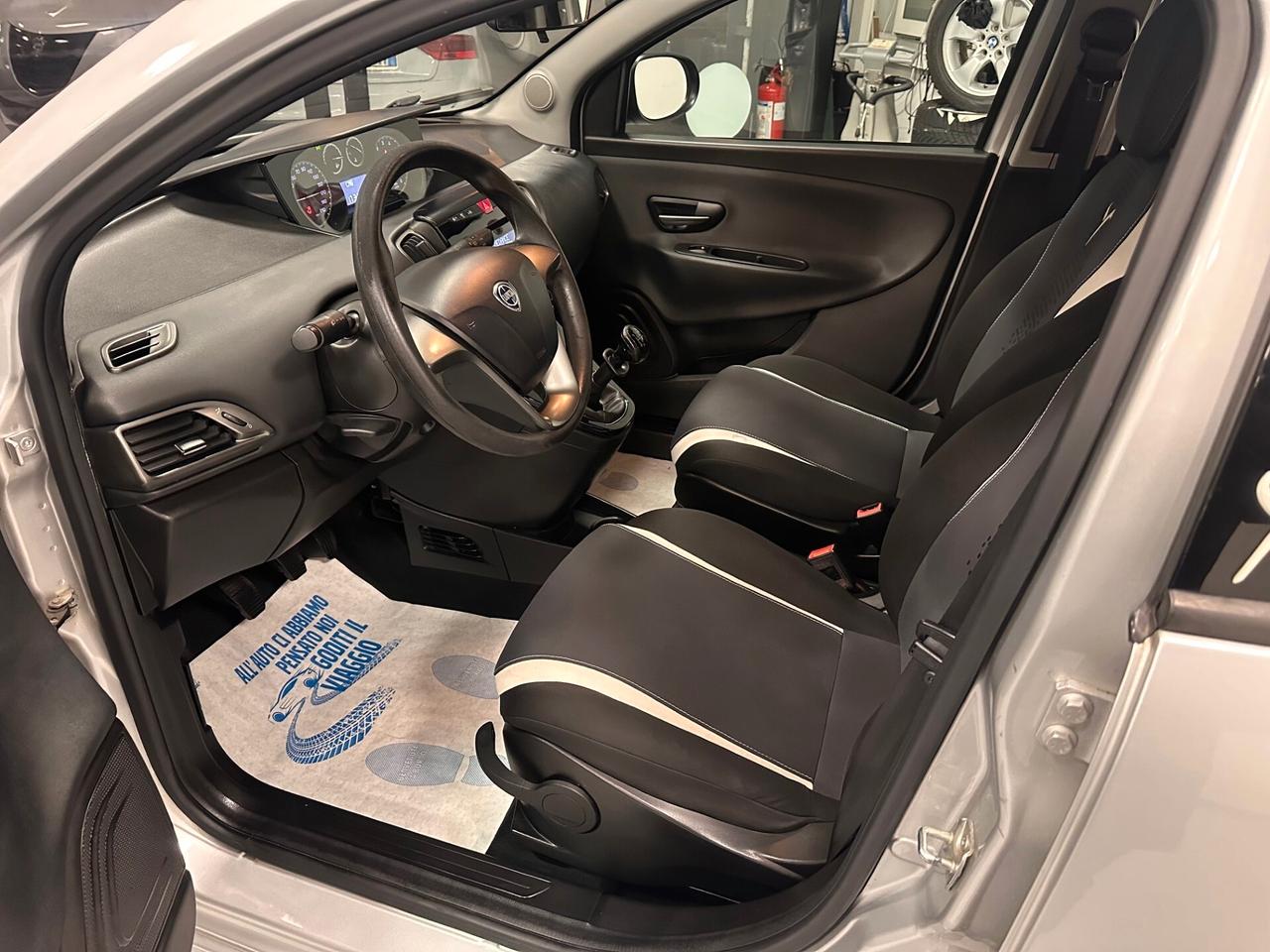 LANCIA YPSILON METANO (78000KM )