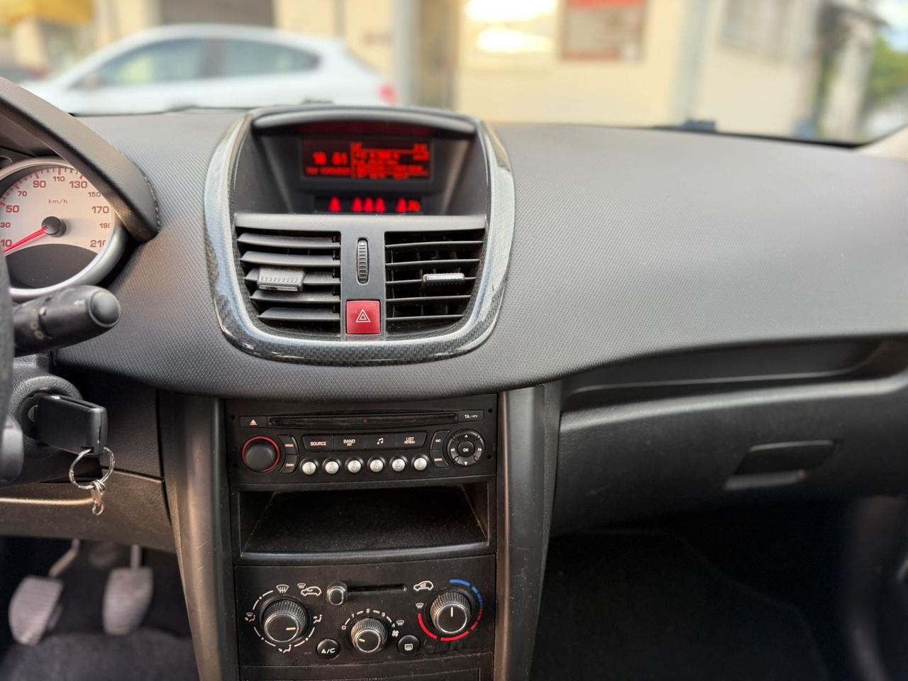 Peugeot 207 1.4 VTi 95CV 5p. Millesim 200