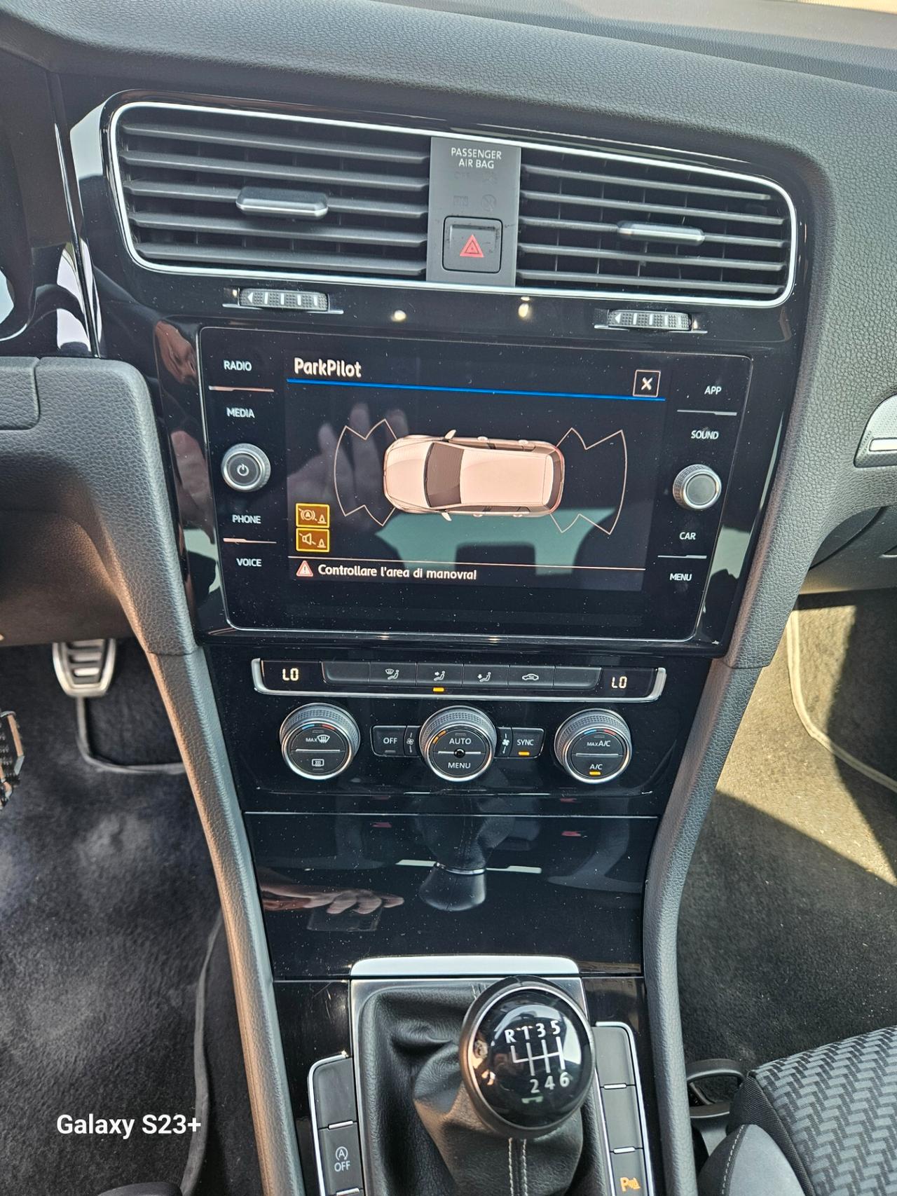 Volkswagen Golf 1.5 TSI ACT 5p. R line