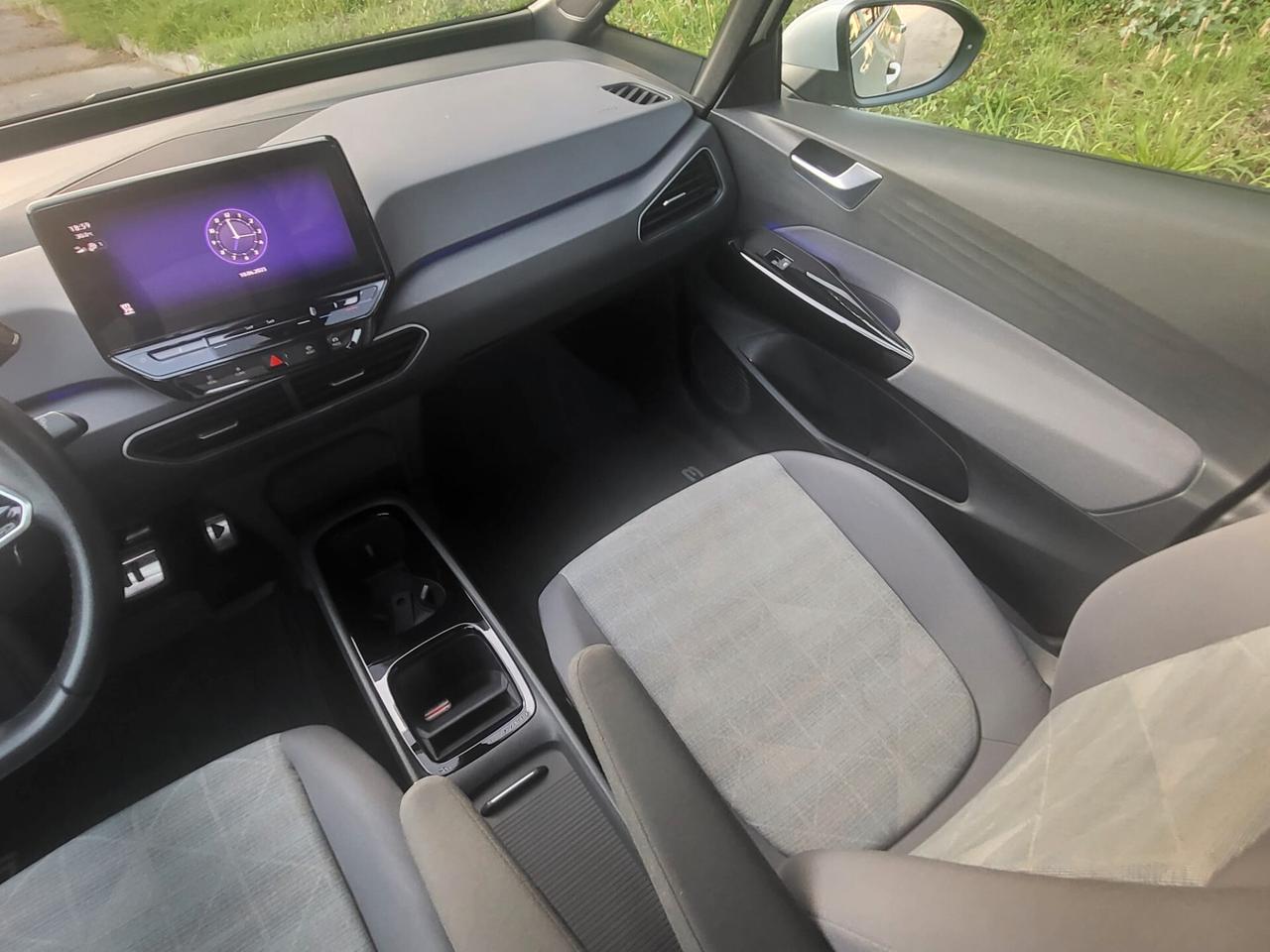 Volkswagen ID.3 ID.3 Life UNIPRO 27.000 KM