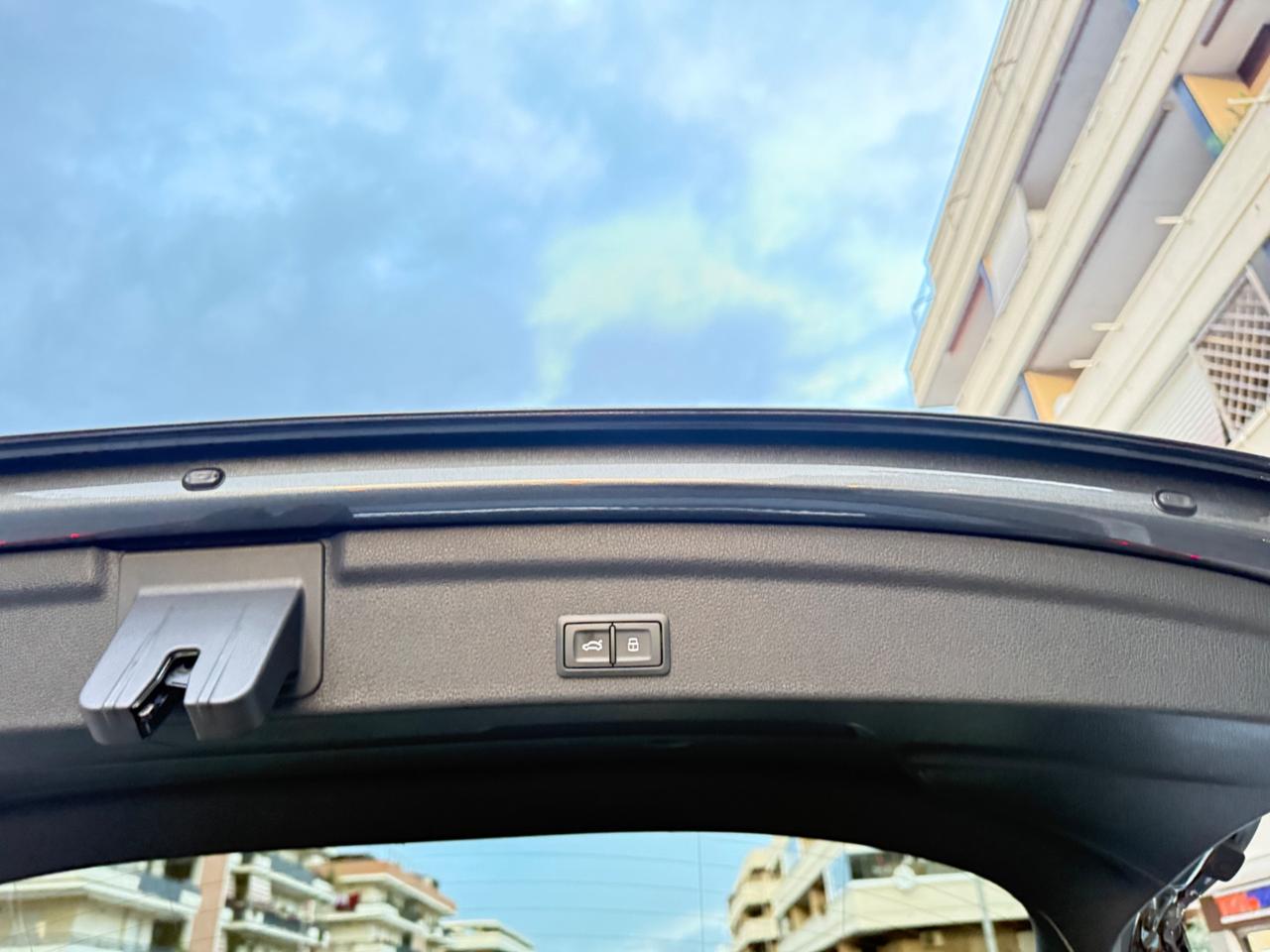 Audi Q3 40 TDI quattro S tronic line edition LED MATRIX PELLE TETTO KAMERA 360 PDC CERCHI 20