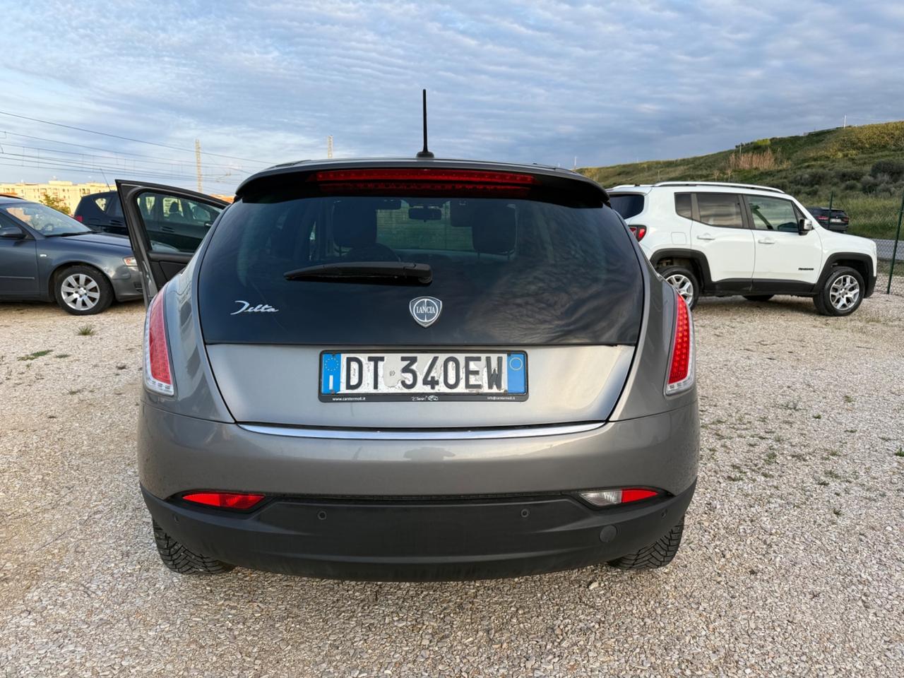 Lancia Delta 2.0 MJT TETTO/navi/Pelle 2.900€