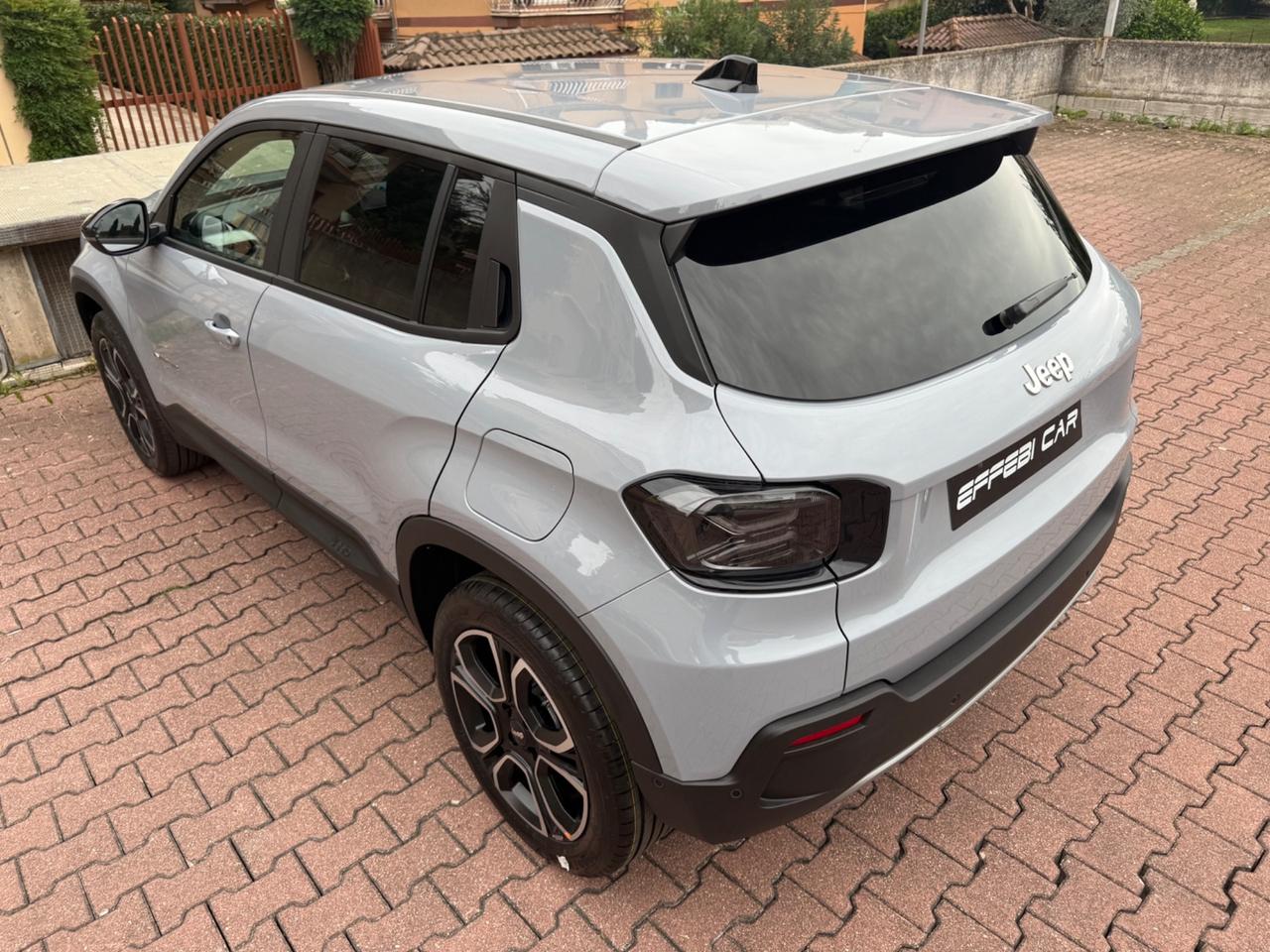 Jeep Avenger 1.2 e-Hybrid 110 cv MHEV Summit