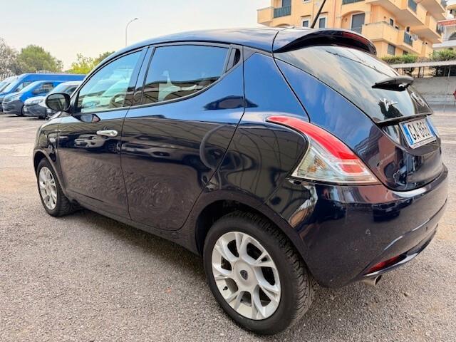 Lancia Ypsilon 1.2 69 CV 5 porte S&S Platinum