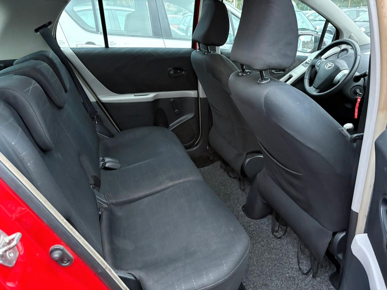 Toyota Yaris 1.0 5 porte