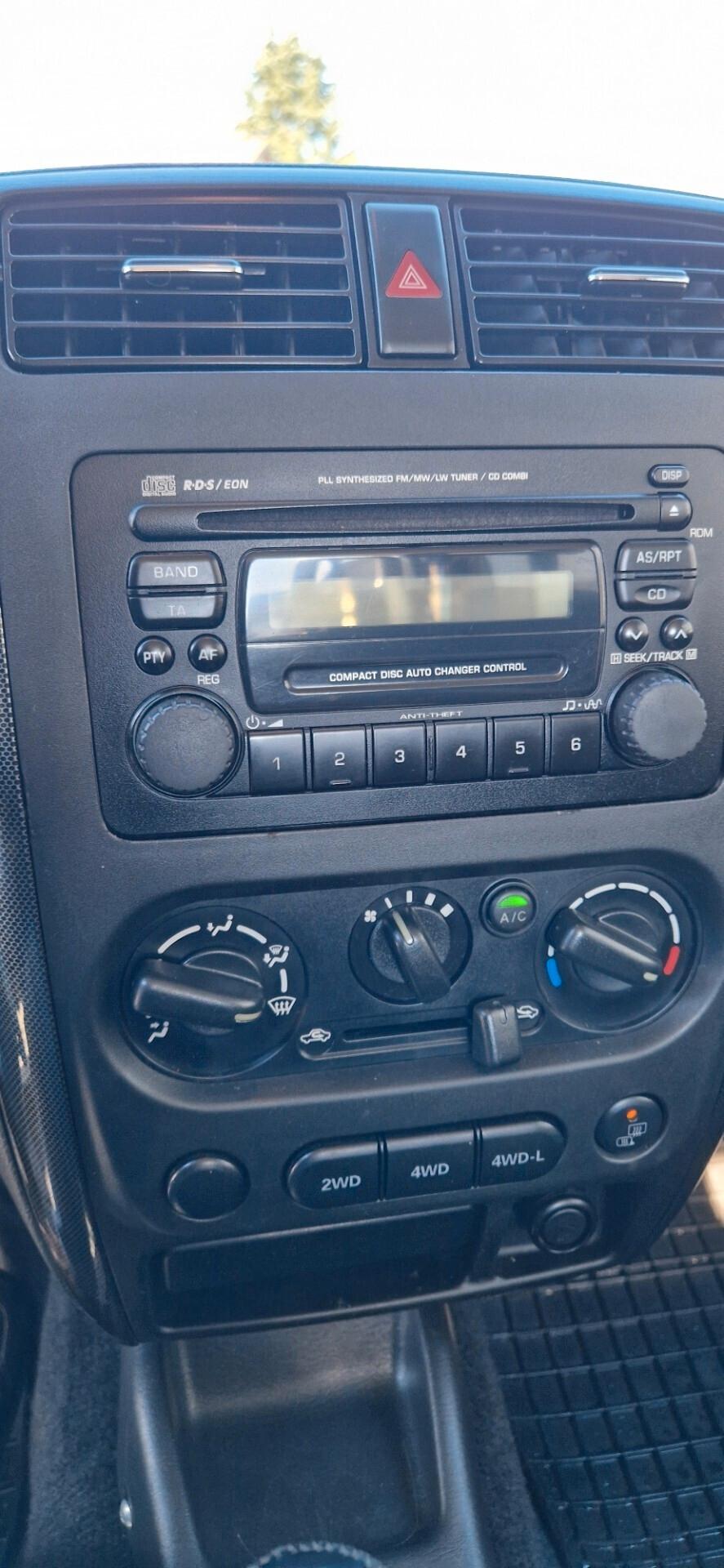 Suzuki Jimny 1.3i 16V cat 4WD JLX 55.315 KM