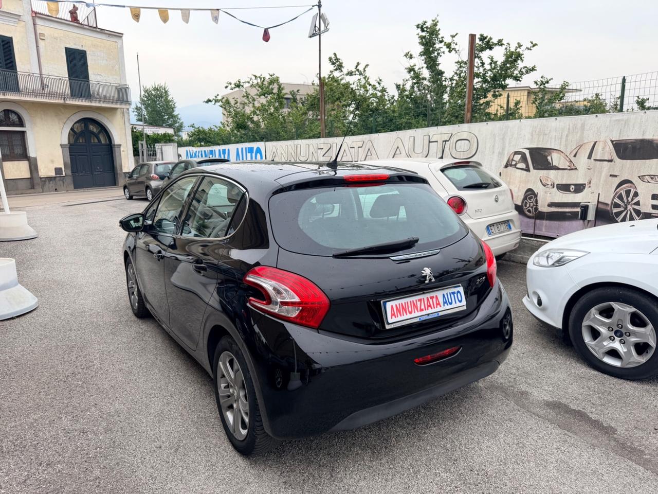 Peugeot 208 1.4 HDi 68 CV 5 porte Allure