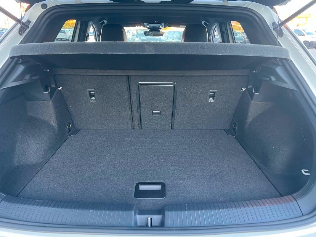 Volkswagen T-Roc 1.0 tsi R-Line 110cv