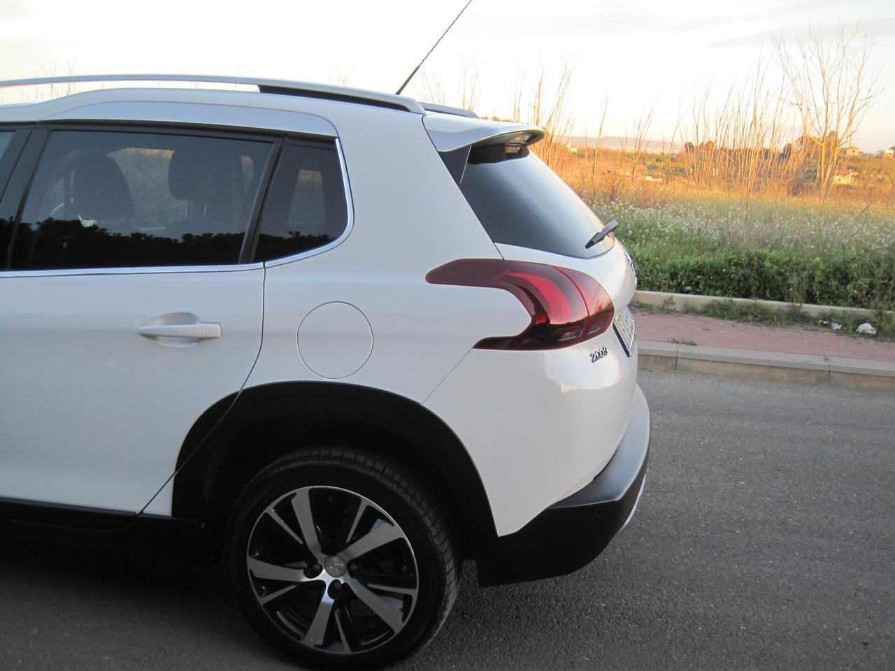 Peugeot 2008 BlueHDi 100 Allure