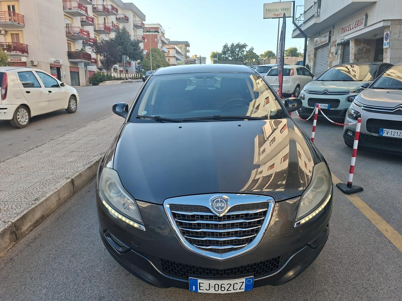 Lancia Delta 1.6 MJT Silver * Alcantara * garantita 12 mesi
