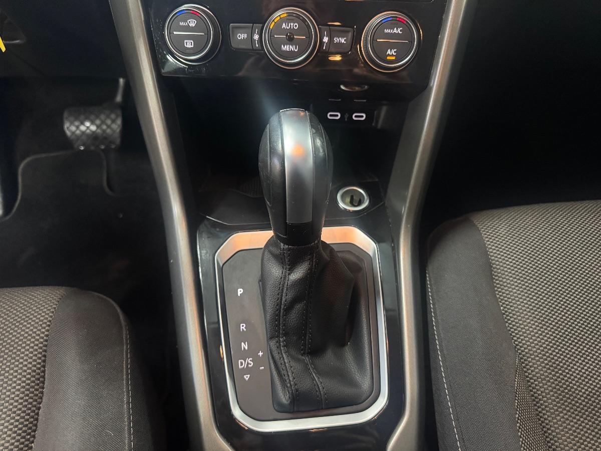 VOLKSWAGEN T-ROC 2.0 TDI DSG Business UNICO PROP/ NAVI/ CARPLAY