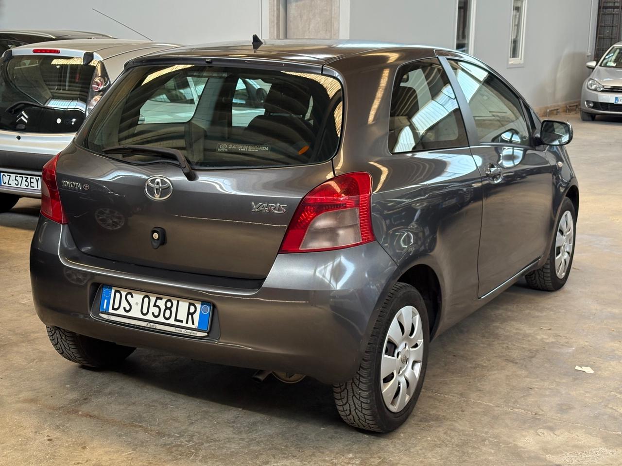 Toyota Yaris 1.0 5 porte Sol