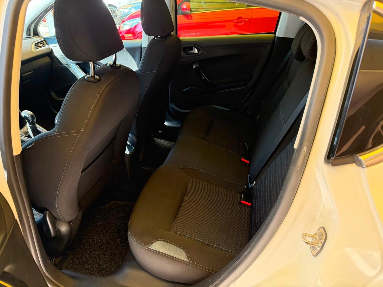 Peugeot 208 1.4cc diesel 12 mesi garanzia-2012