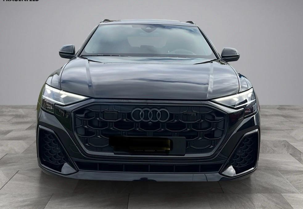 Audi Q8 SUV 45 TDI quattro-Rata da 600€ al mese
