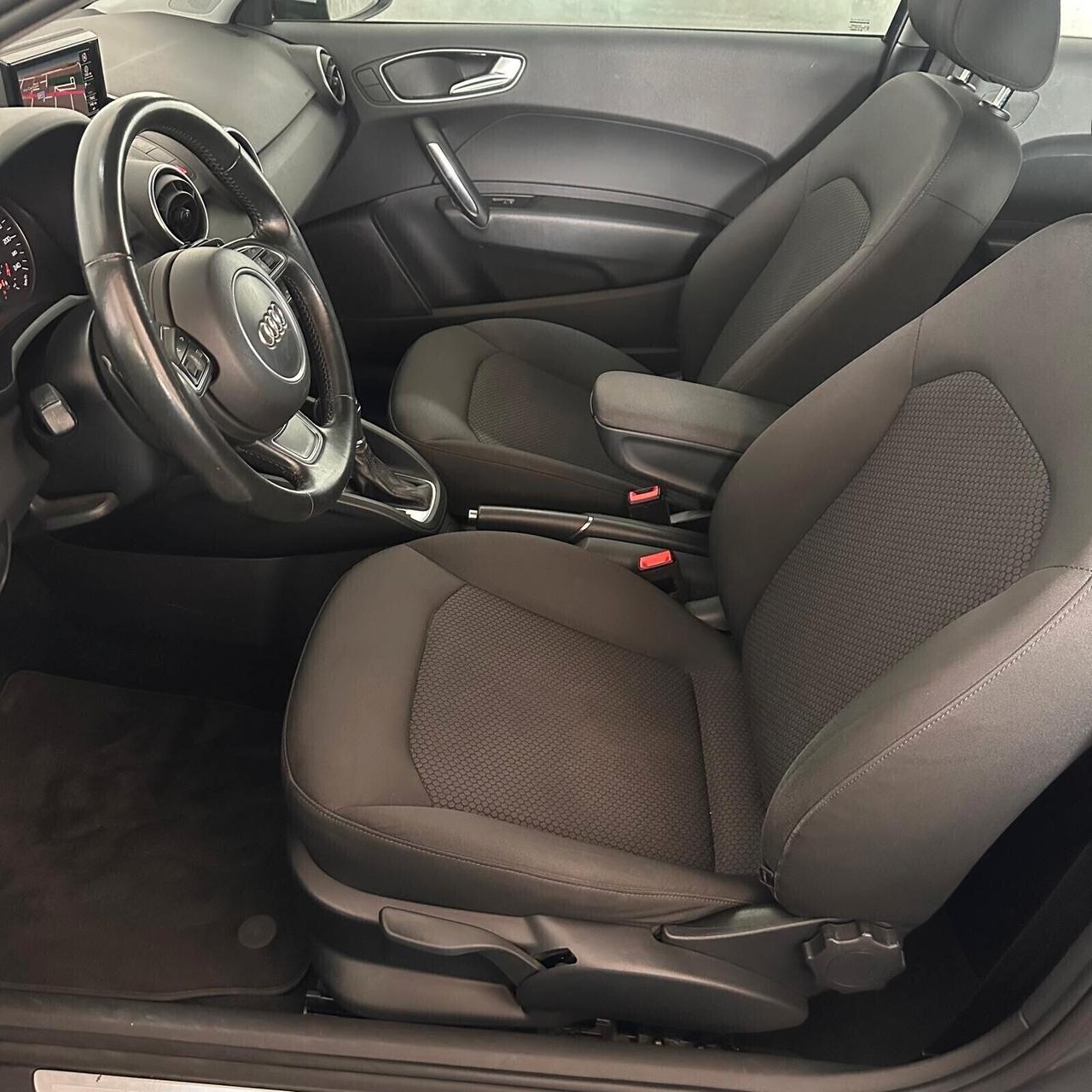 Audi A1 1.0 TFSI ultra S tronic S-LINE
