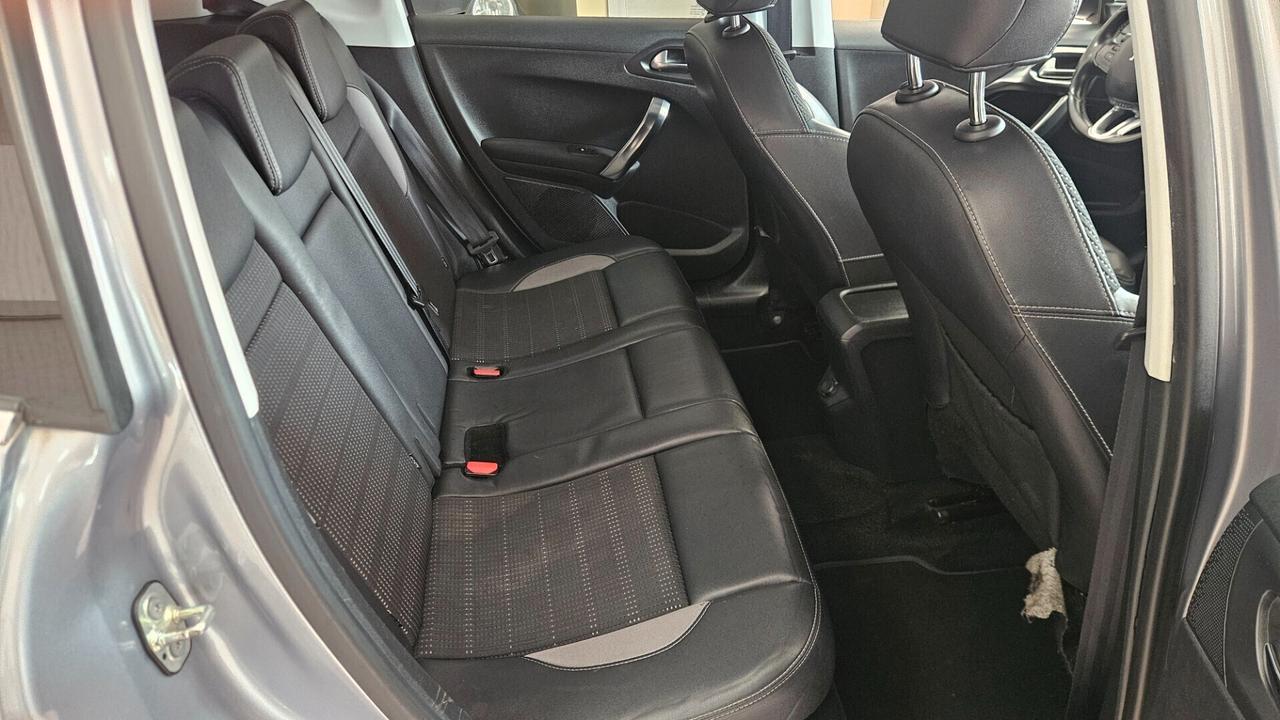 Peugeot 2008 BlueHDi 100 S&S Allure