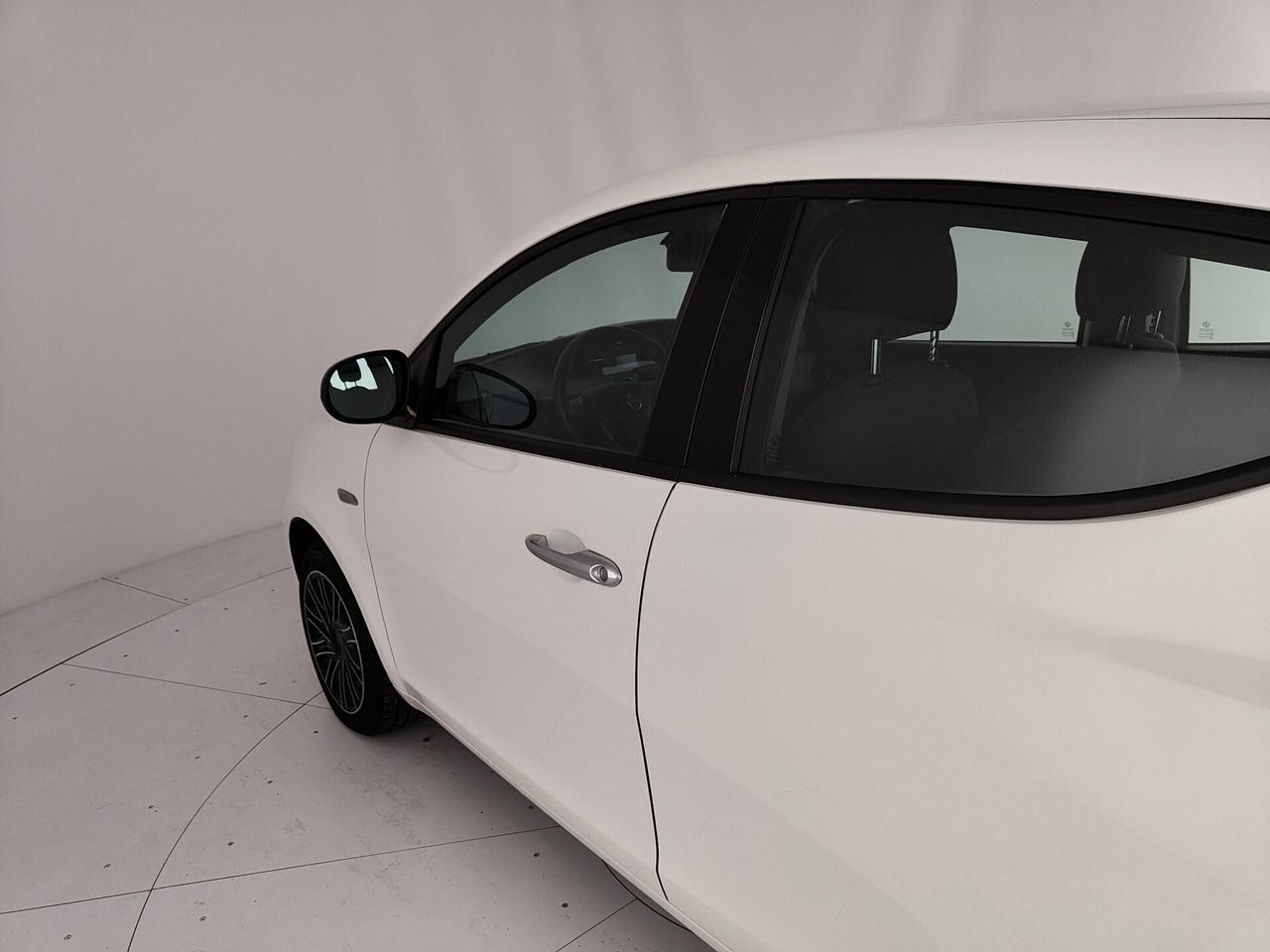 Lancia Ypsilon 1.0 FireFly 5 porte S&S Hybrid Oro