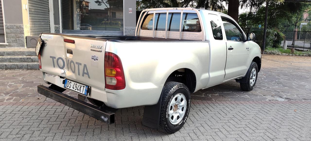 Toyota Hilux 2.5 D-4D 4WD Extra Cab PICK UP