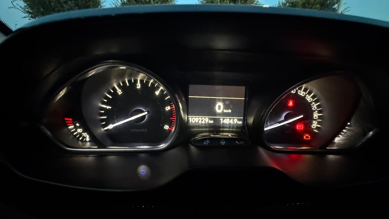 Peugeot 2008 BlueHDi 120 S&S Black Matt