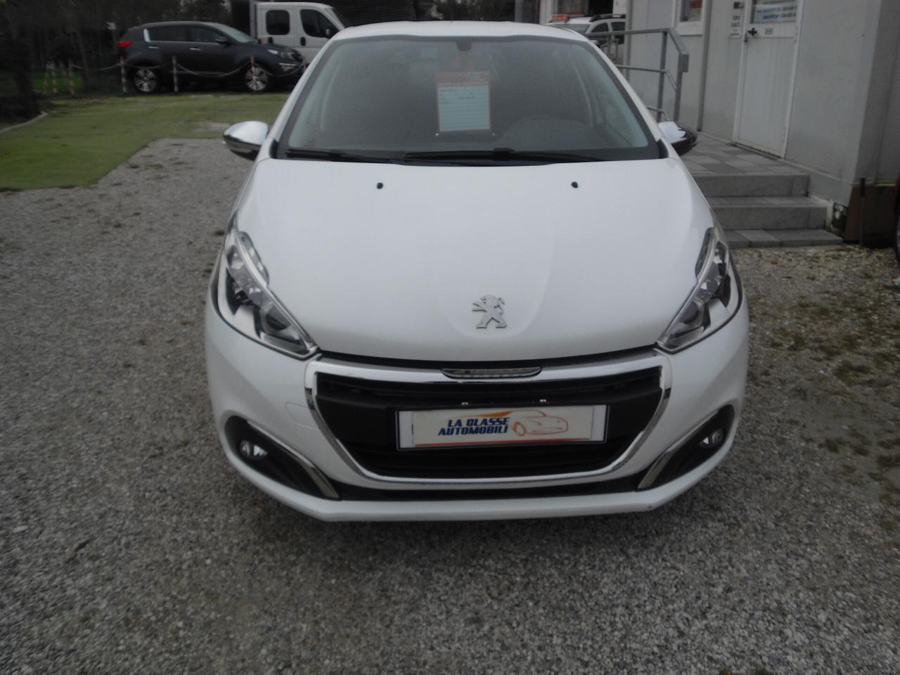 Peugeot 208 PureTech 82 5 porte Style neopatentati