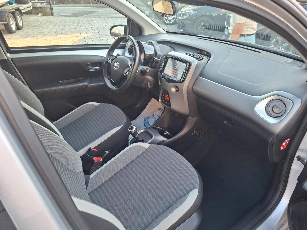 Toyota Aygo Connect 1.0 VVT-i 72 CV 5 porte x-cite MMT