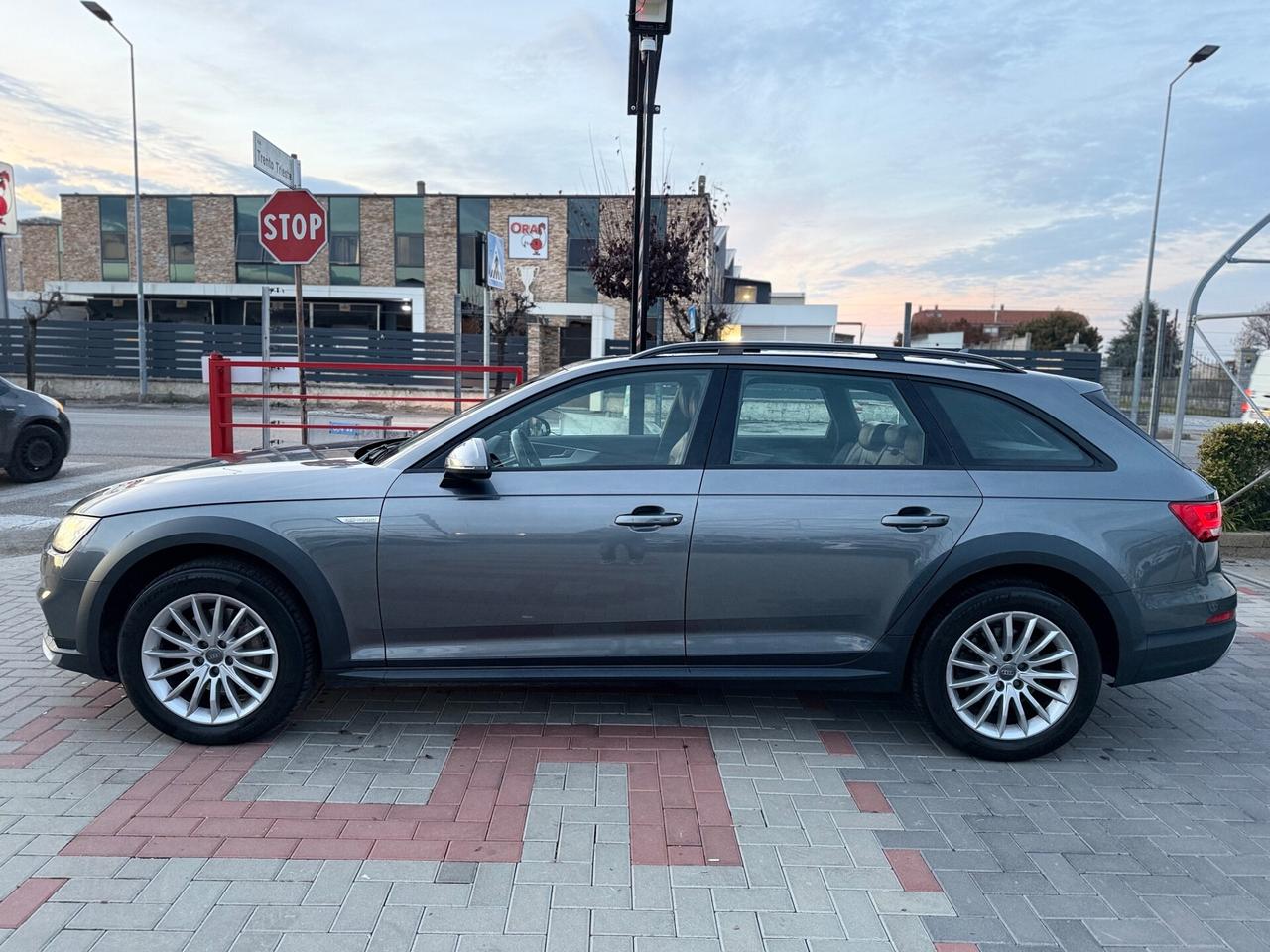 Audi A4 allroad 3.0 TDI 218 CV Evolution TETTO APRIBILE