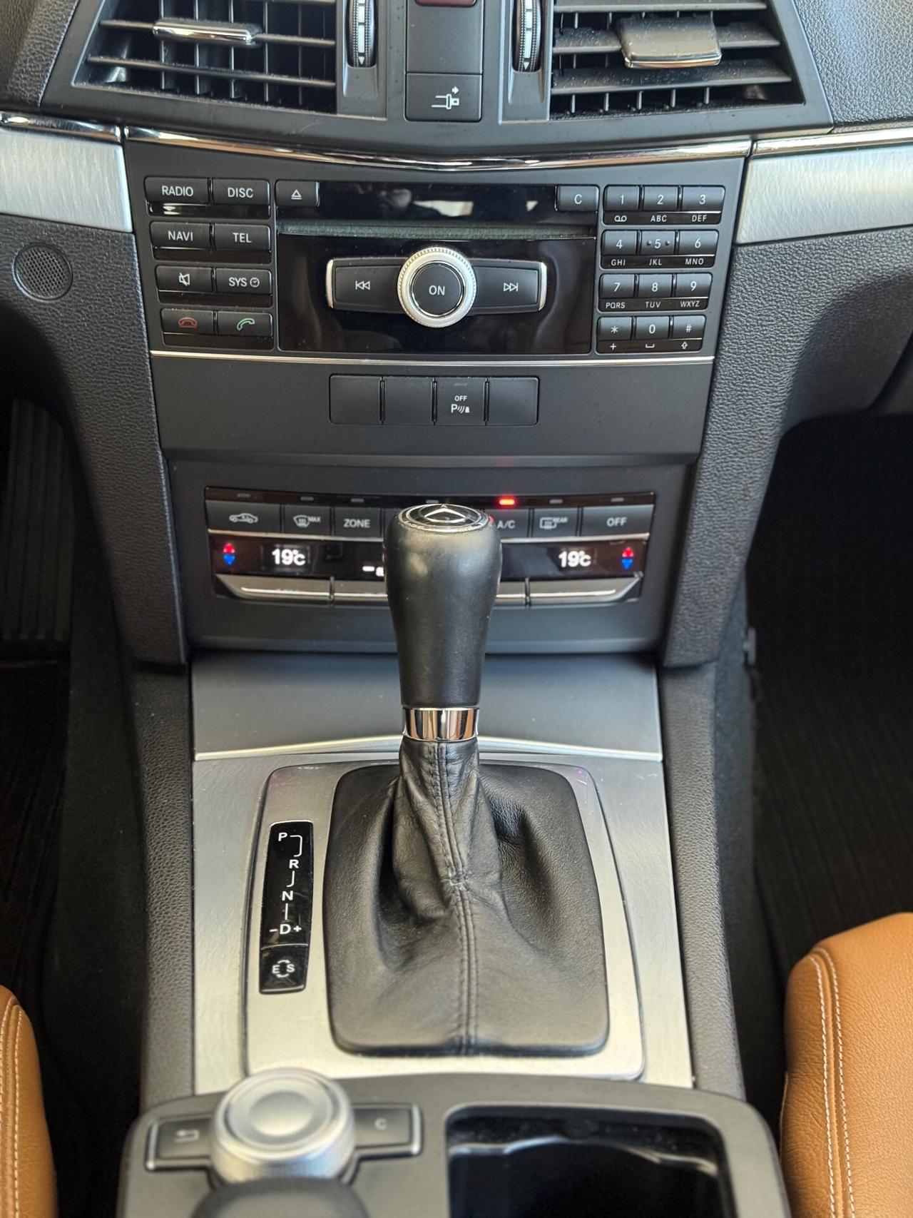 Mercedes-benz E 220 CDI BlueEFFICIENCY Avantgarde