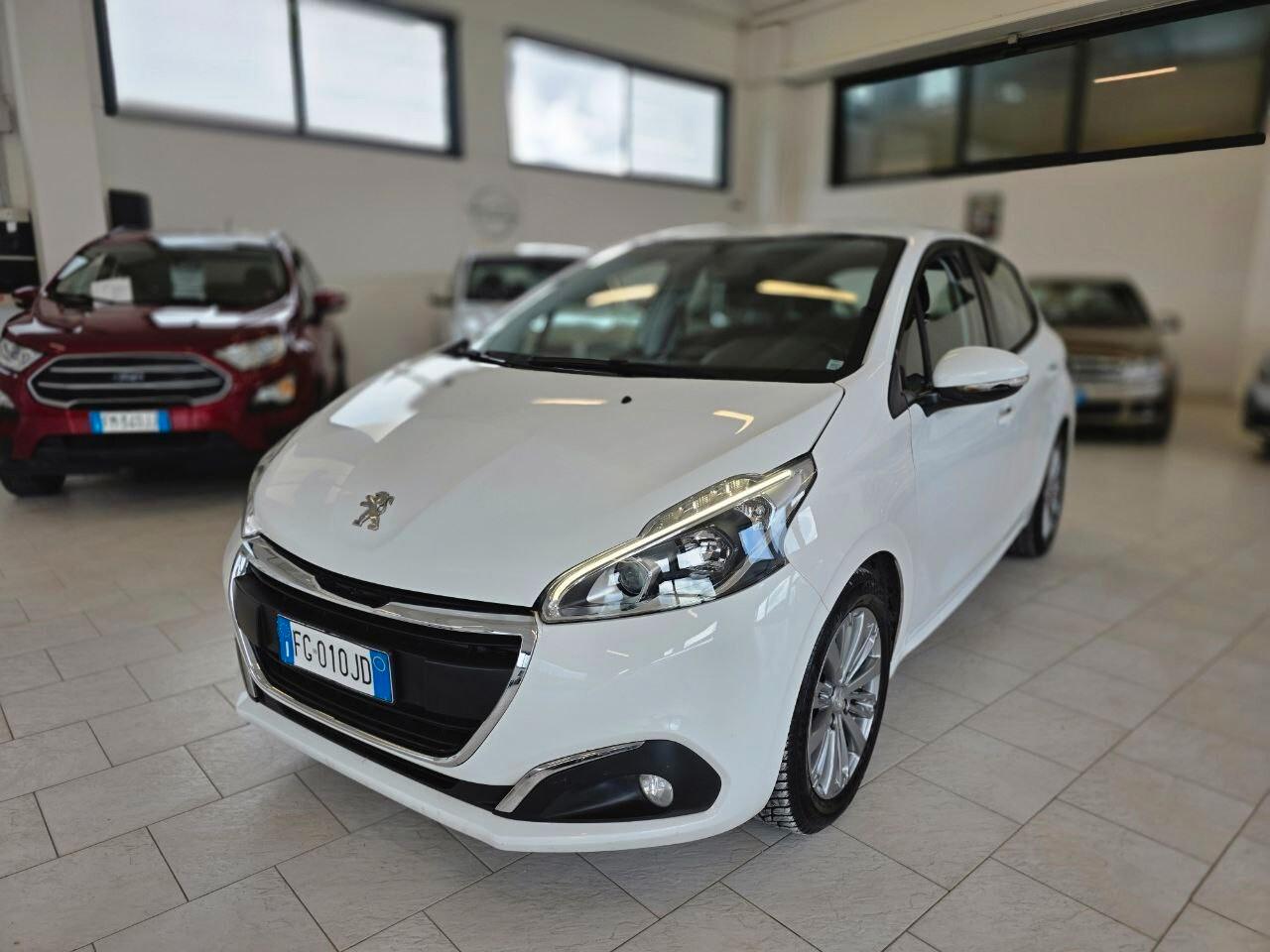 Peugeot 208 PureTech 82 5p. GPL Allure