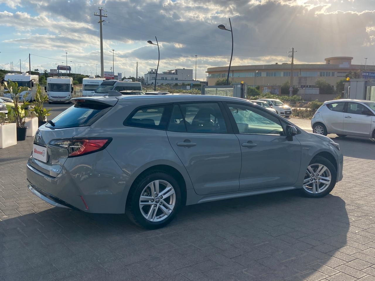 Toyota Corolla Touring Sports 1.8h Business Tech cvt