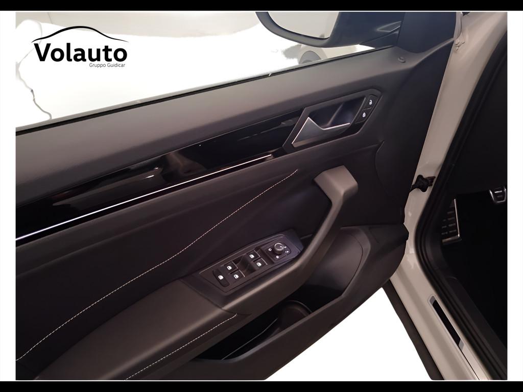 VOLKSWAGEN T-Roc I 2022 - T-Roc 1.0 tsi R-Line 110cv