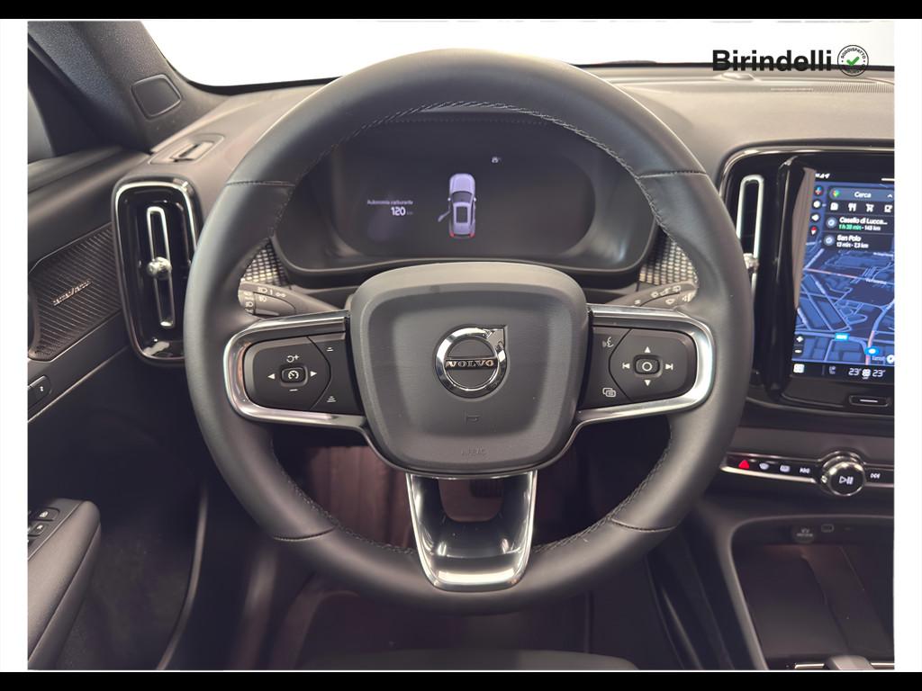 VOLVO XC40 (2017-->) - XC40 B3 automatico Ultra Black Edition