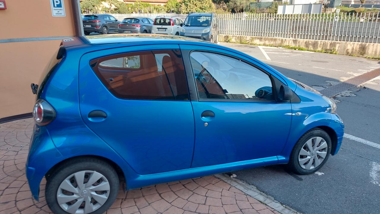 Toyota Aygo 1.0 12V VVT-i 5 porte Active Connect