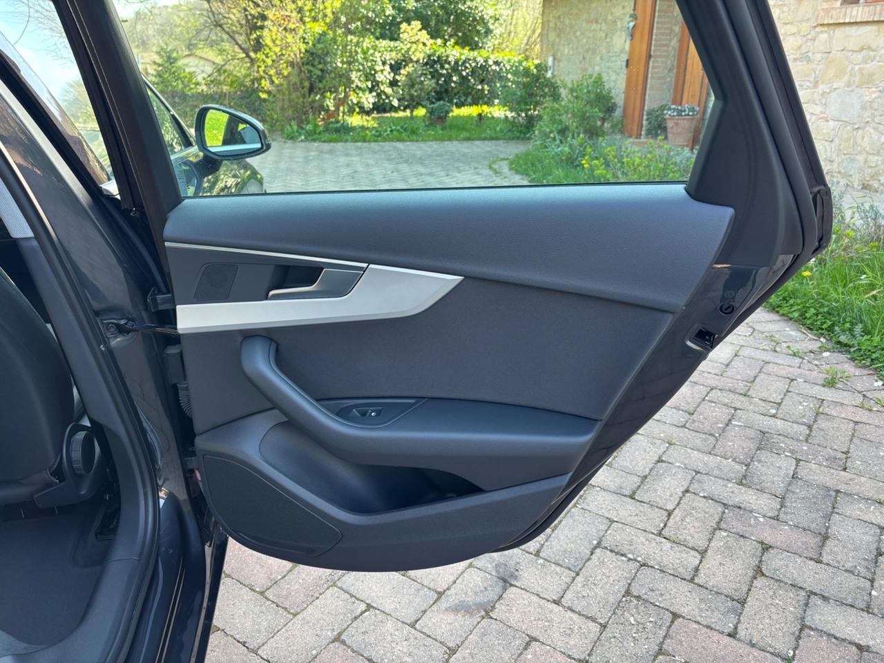 Audi A4 Avant 30 TDI/136 CV S tronic SW
