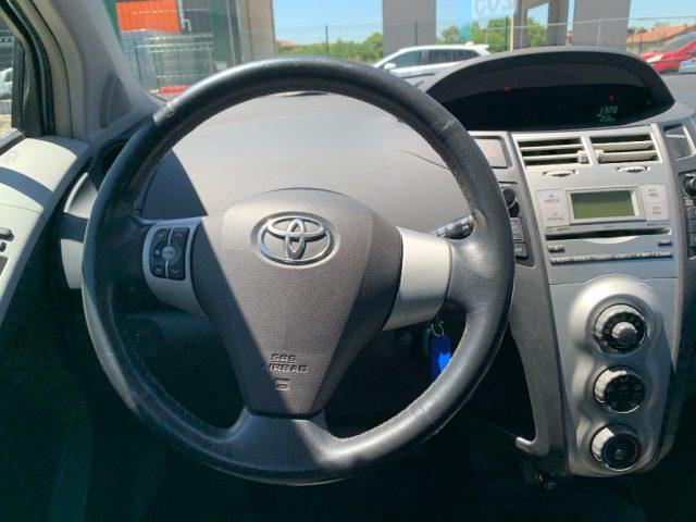 TOYOTA Yaris 1.3 5 porte Sol