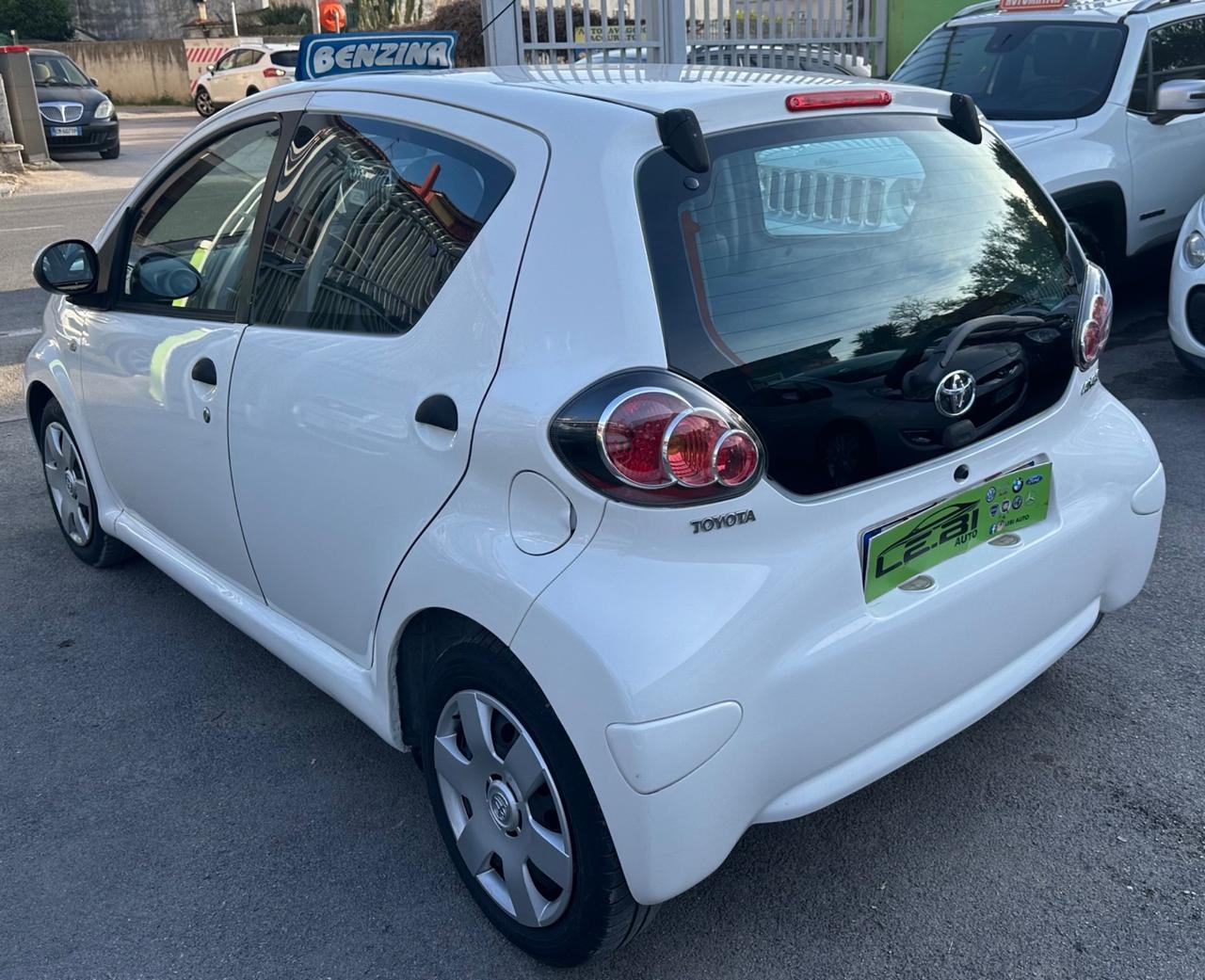 Toyota Aygo 1.0 BENZ. 5 porte Now 2011