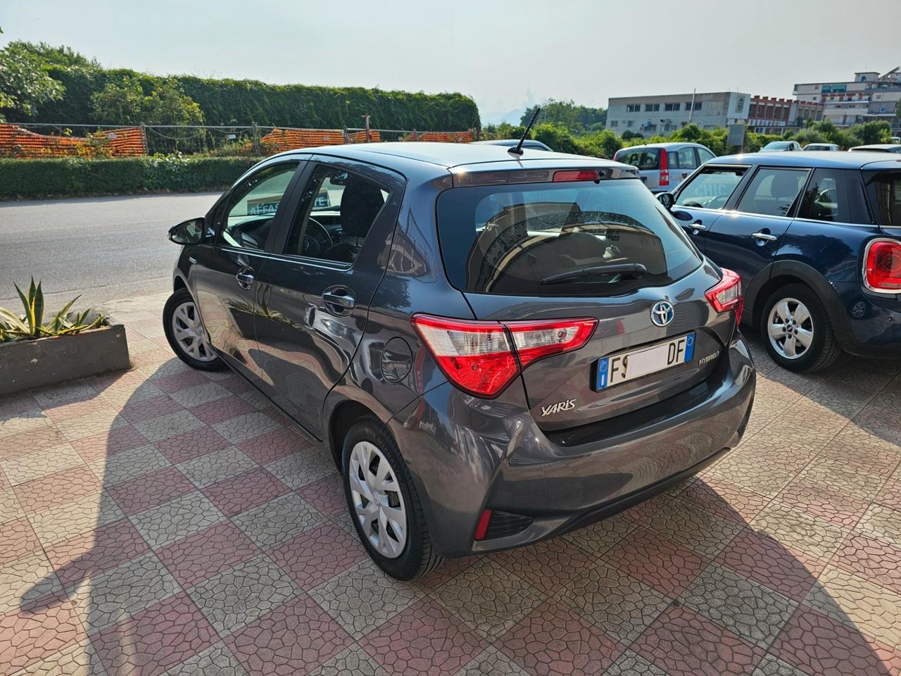 Toyota Yaris 1.5 Hybrid/BUSSINES/IVA ESPOSTA