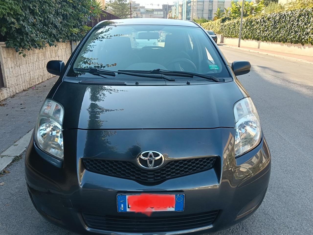 Toyota Yaris 1.0 5 porte Sol Uniprop. Full. da esposizione EURO 5