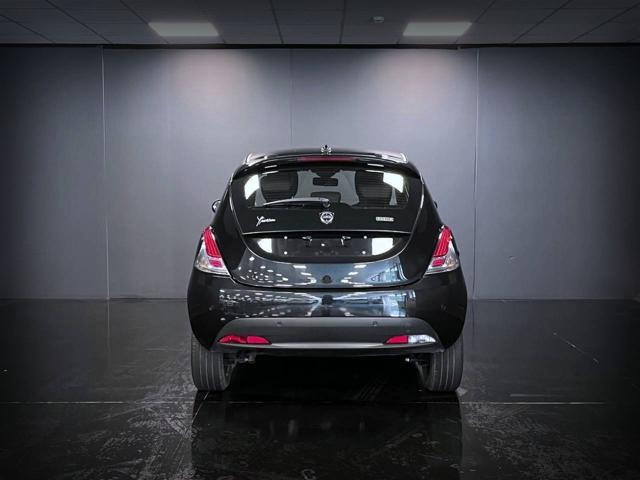 LANCIA Ypsilon 1.0 FireFly 5 porte S&S Hybrid Ecochic Silver