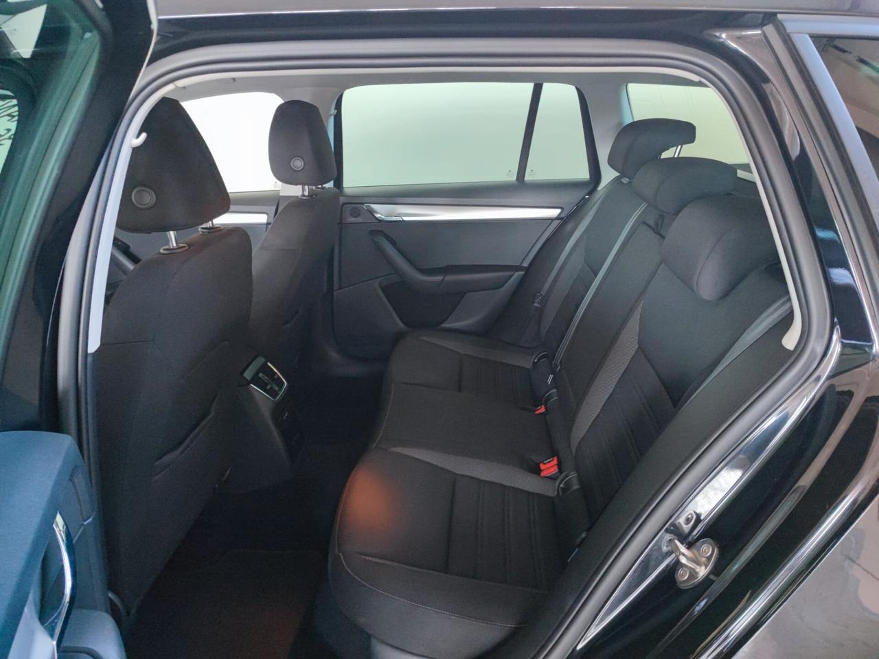 Skoda Octavia 2.0 TDI SCR 150 CV DSG Wagon Executive 4x4