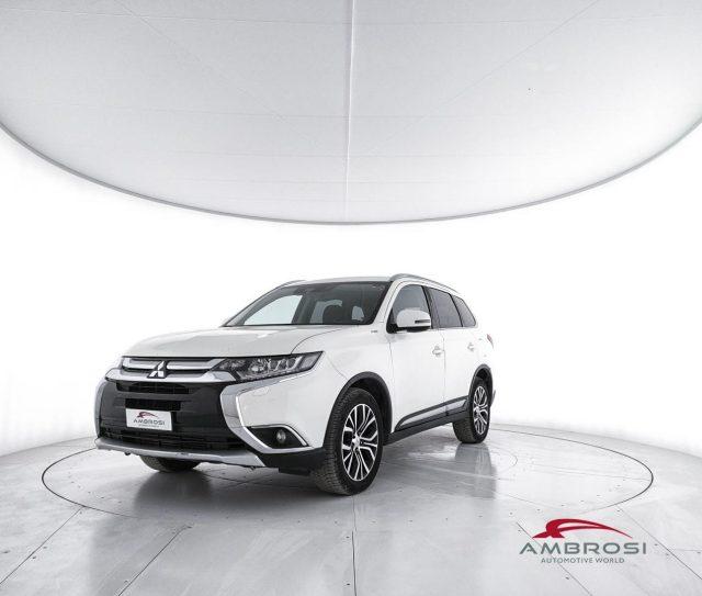 MITSUBISHI Outlander 2.2 DI-D 4WD Instyle Plus SDA 7 posti - AUTOCARRO
