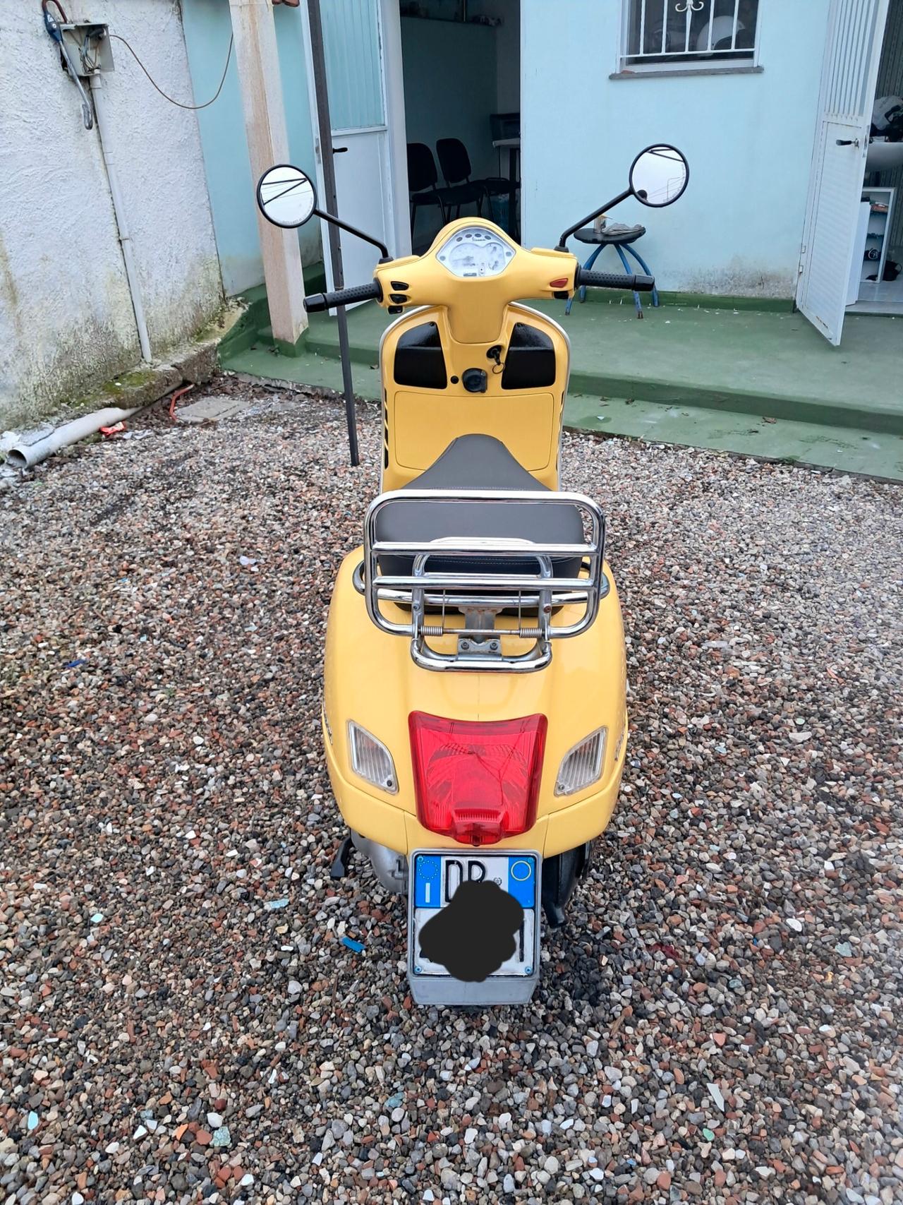 Piaggio Vespa 125 GTS