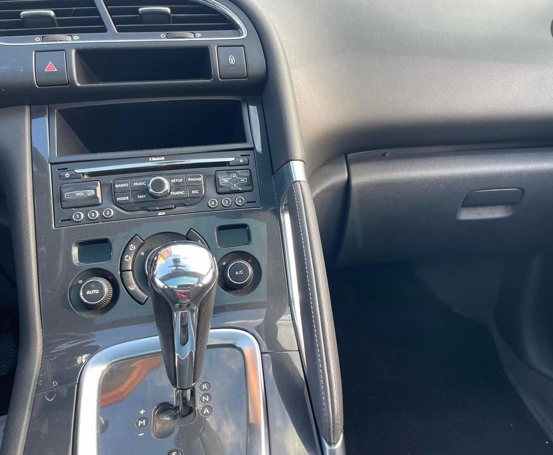 Peugeot 3008 1.6 e-HDi 112CV cambio robotizzato Stop&Start Allure