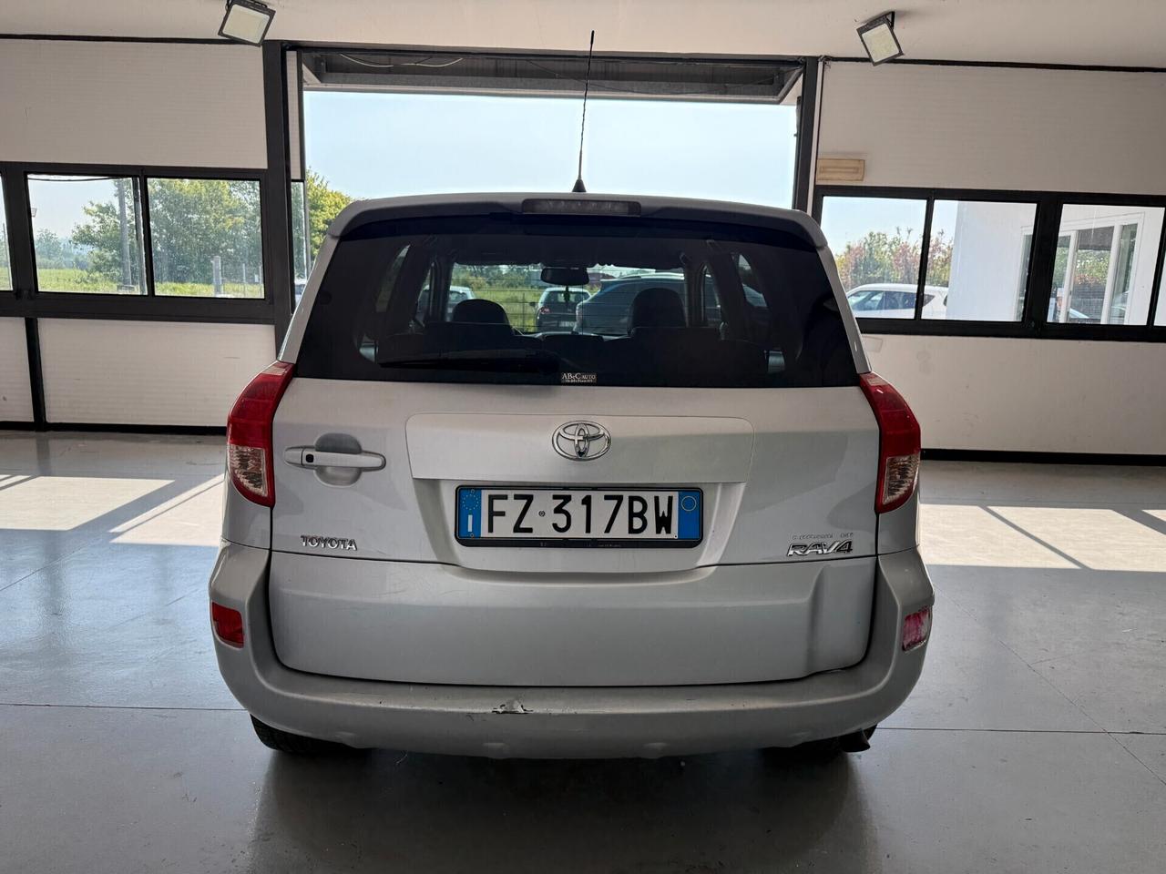 Toyota RAV 4 RAV4 2.2 D-4D 136 CV Luxury