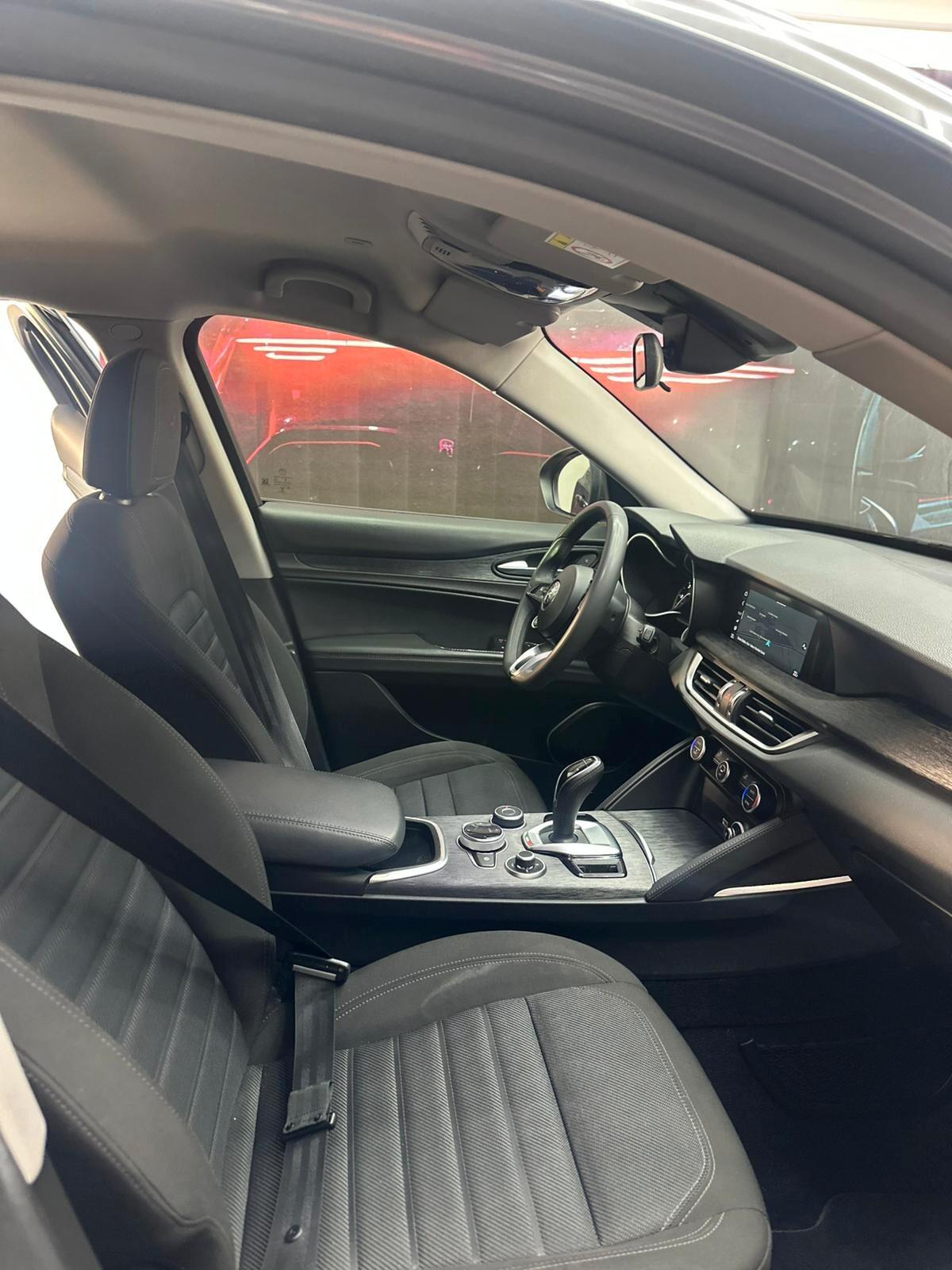 Alfa Romeo Stelvio 2.2 Turbodiesel 160 CV AT8 RWD Business