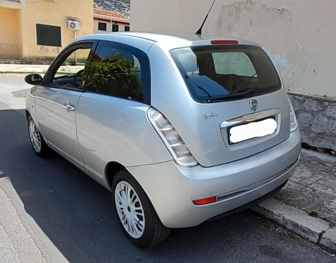 Lancia Ypsilon 1.2 Argento