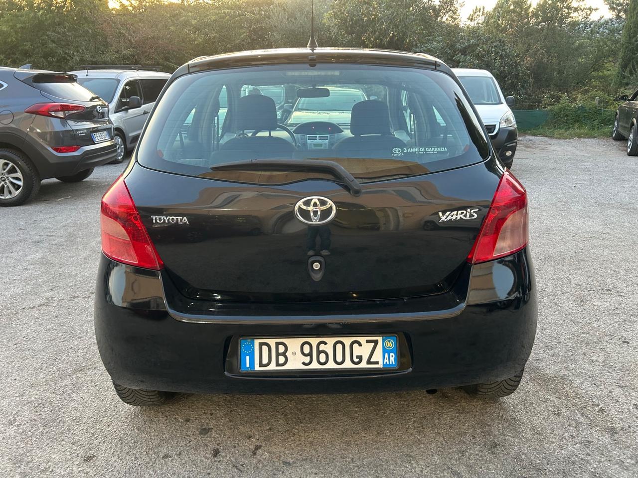 Toyota Yaris 1.0 5 porte Sol
