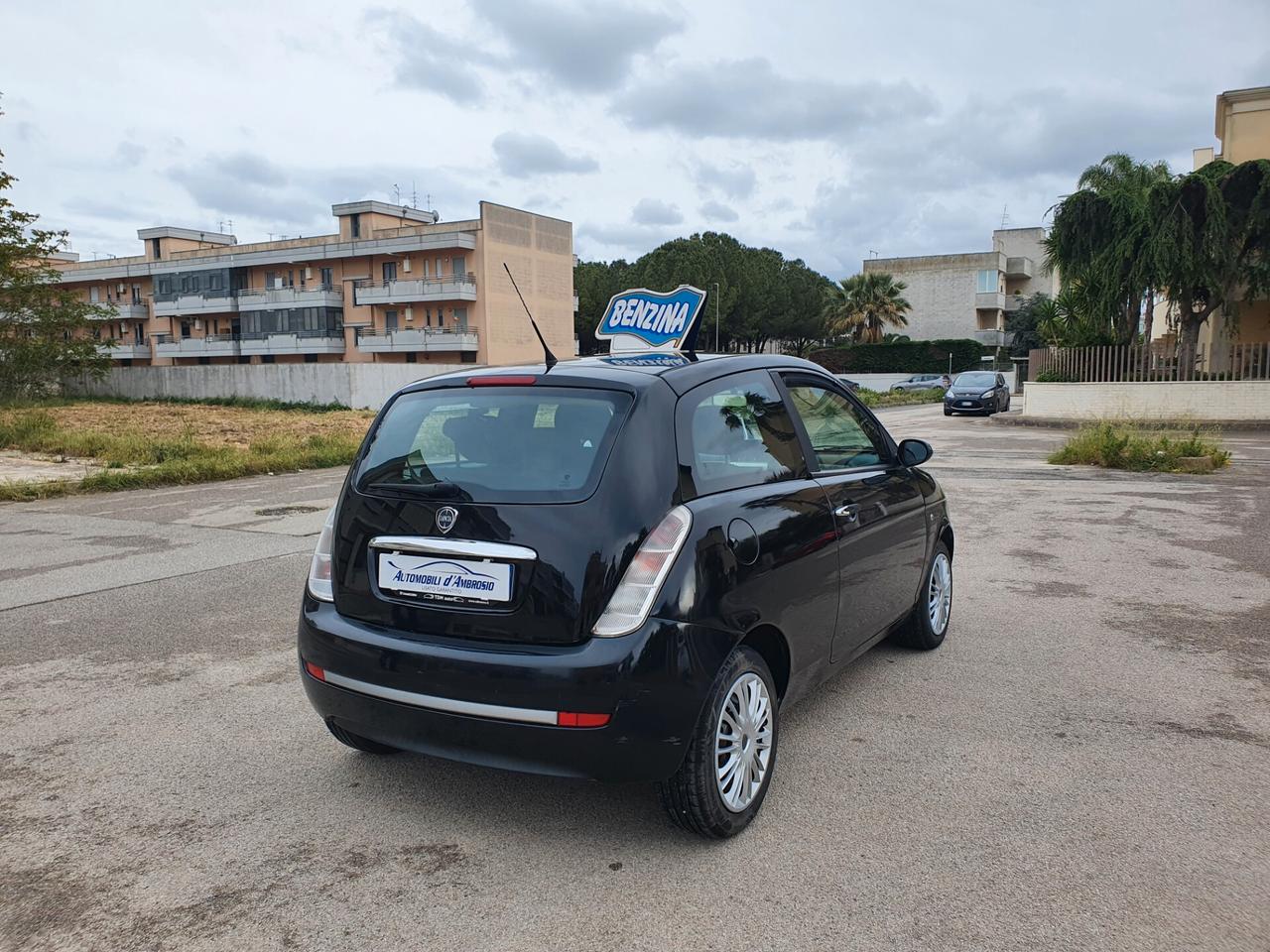 Lancia Ypsilon 1.2 Benz/GPL 44 KW 60 CV Neopatentati