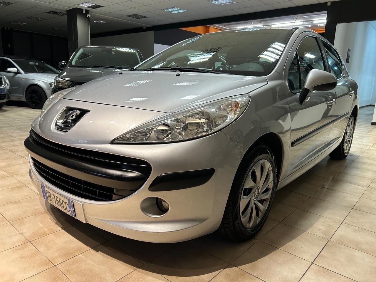Peugeot 207 - 2008 1.4 benzina 88cv 171.000 KM