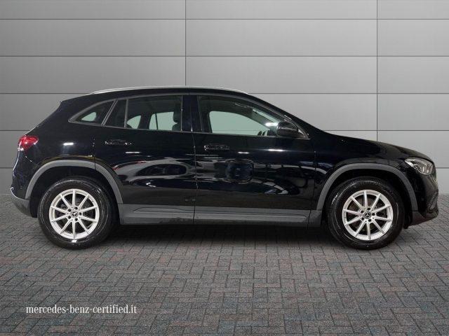 MERCEDES-BENZ GLA 200 d Automatic Business Extra