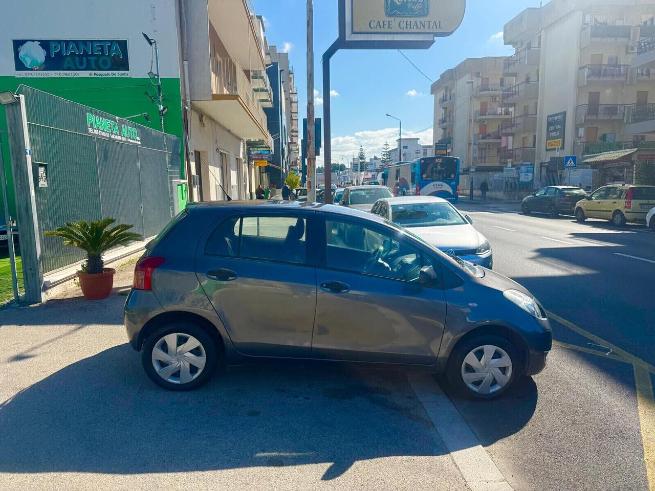 Toyota Yaris 1.0 BENZINA - 5 porte - NEOPATENTATO